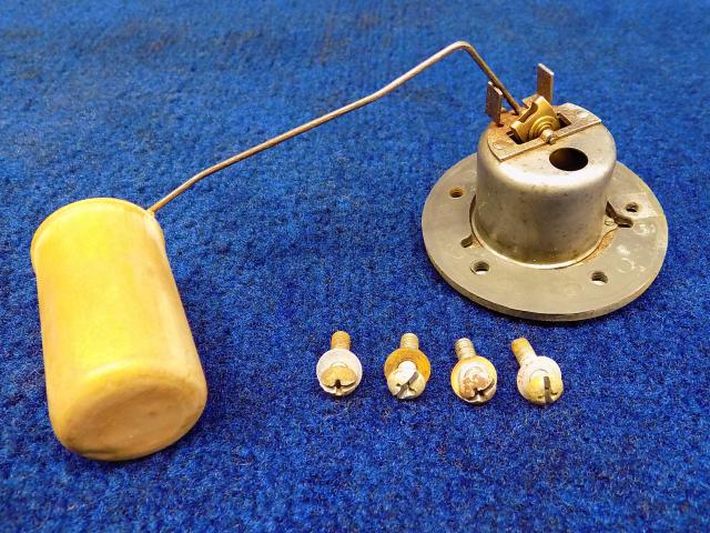 AS IS Stewart Warner - TRANSMITTER-FUEL GAGE w/ Rubber Gasket (INOP)